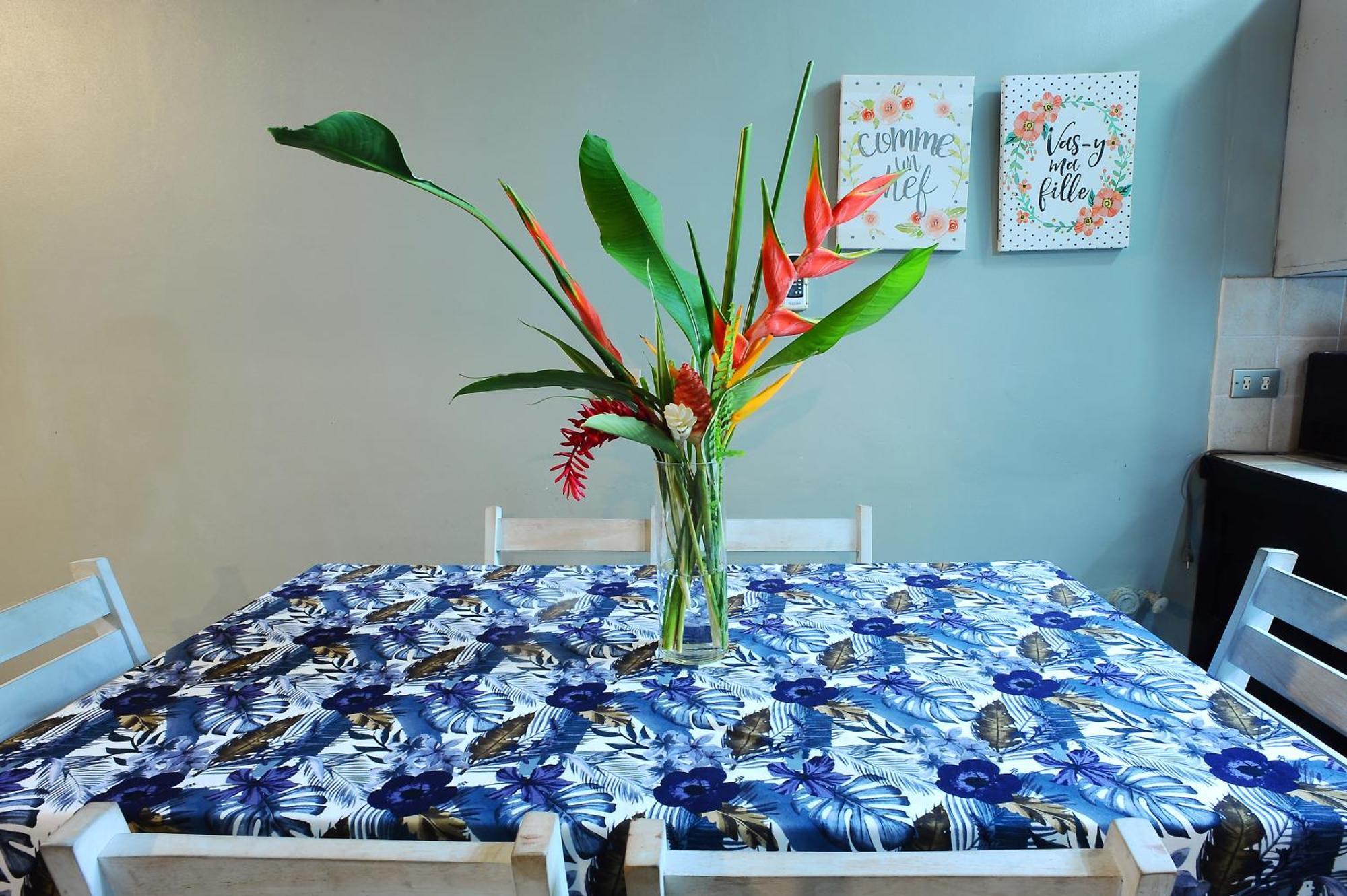 Wide Mouth Frog Quepos Hostel Мануел Антонио Екстериор снимка