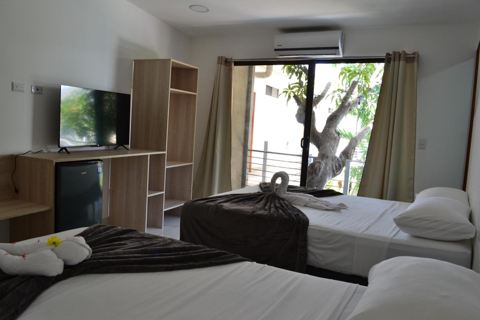 Wide Mouth Frog Quepos Hostel Мануел Антонио Екстериор снимка